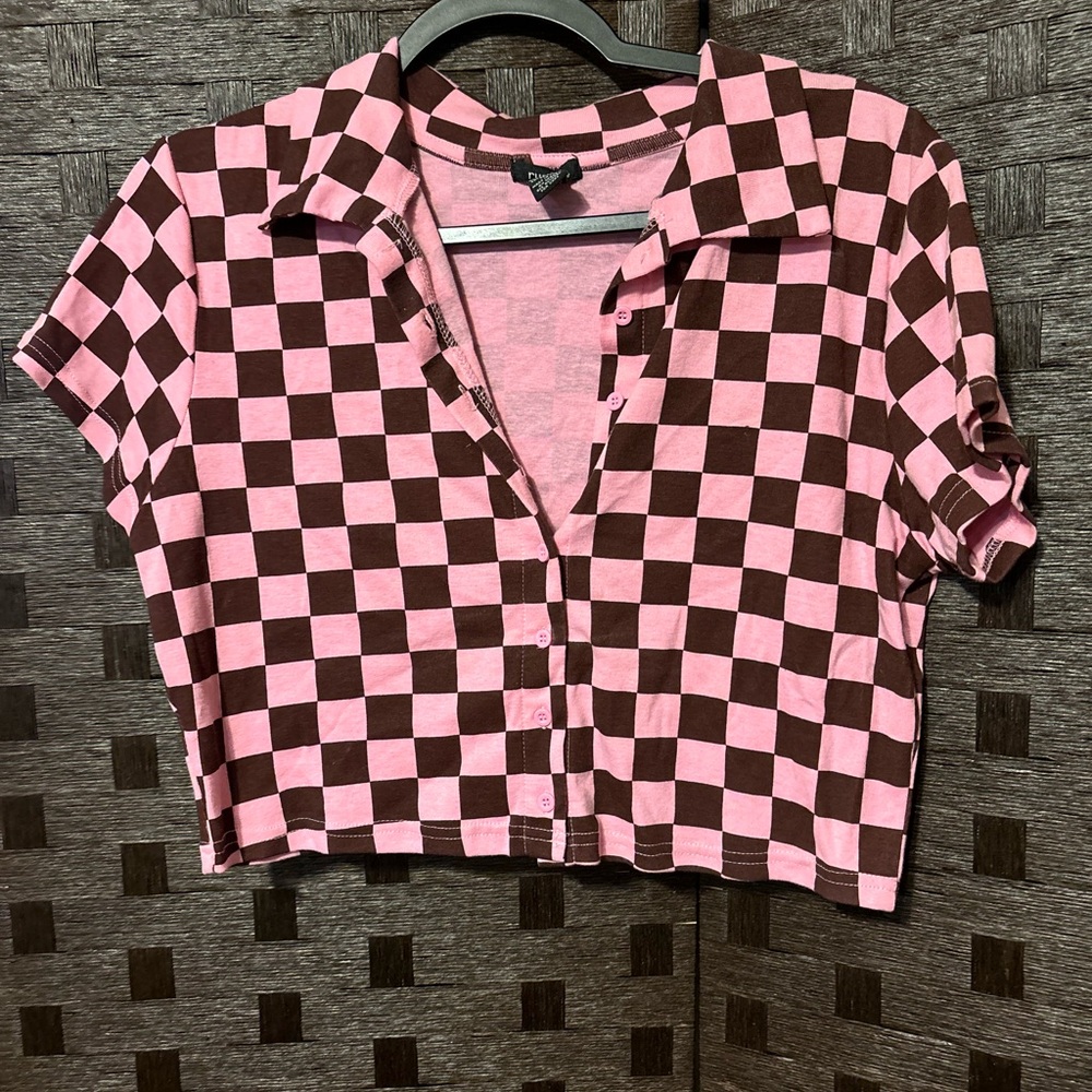 Brown and pink checkerboard shirt!